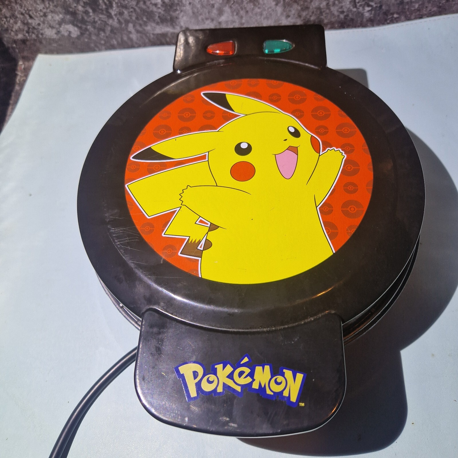Uncanny Brands Pokémon Pikachu Waffle Maker.