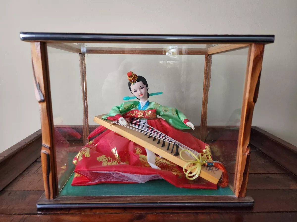 Korean dolls in glass case hotsell