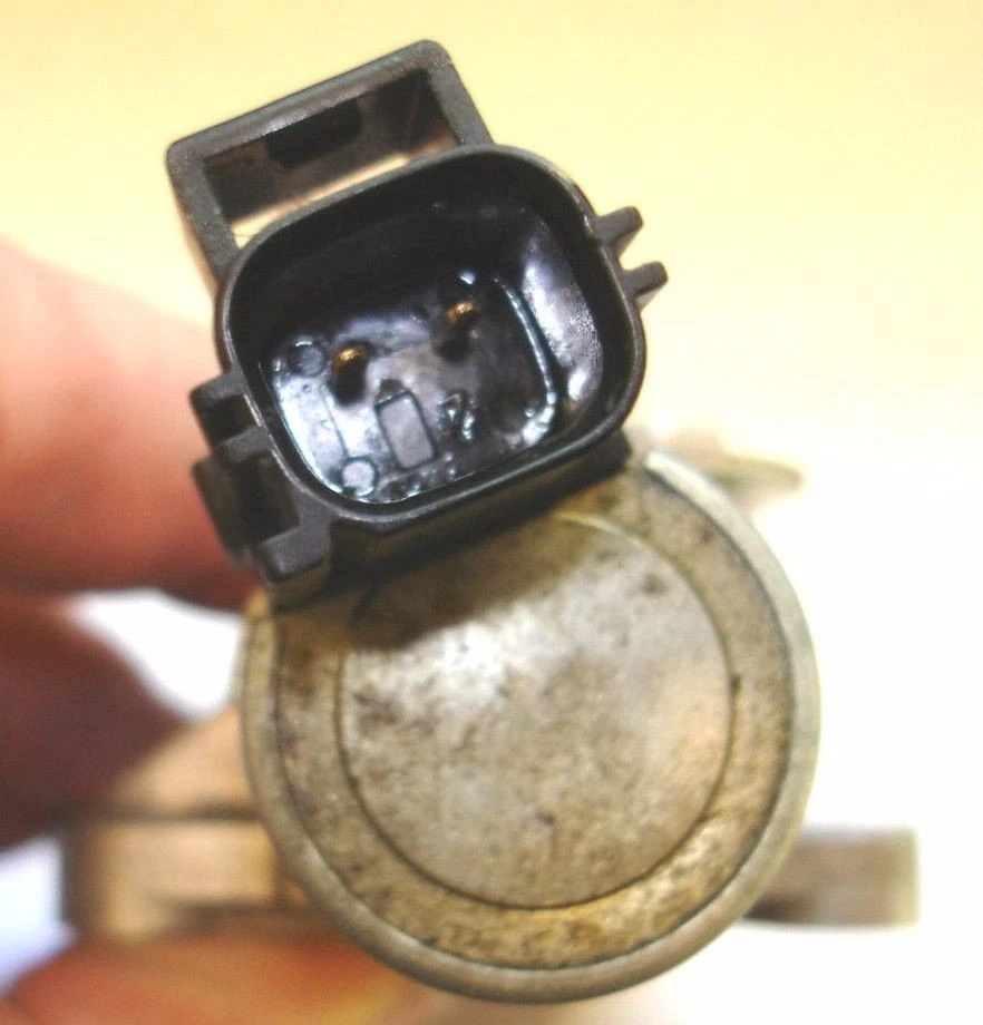 00-04 VOLVO OEM S40 V40 EJE DE LEVA DE ESCAPE AJUSTE SOLENOIDE VÁLVULA CVVT 9202388 Foto 4 de 4