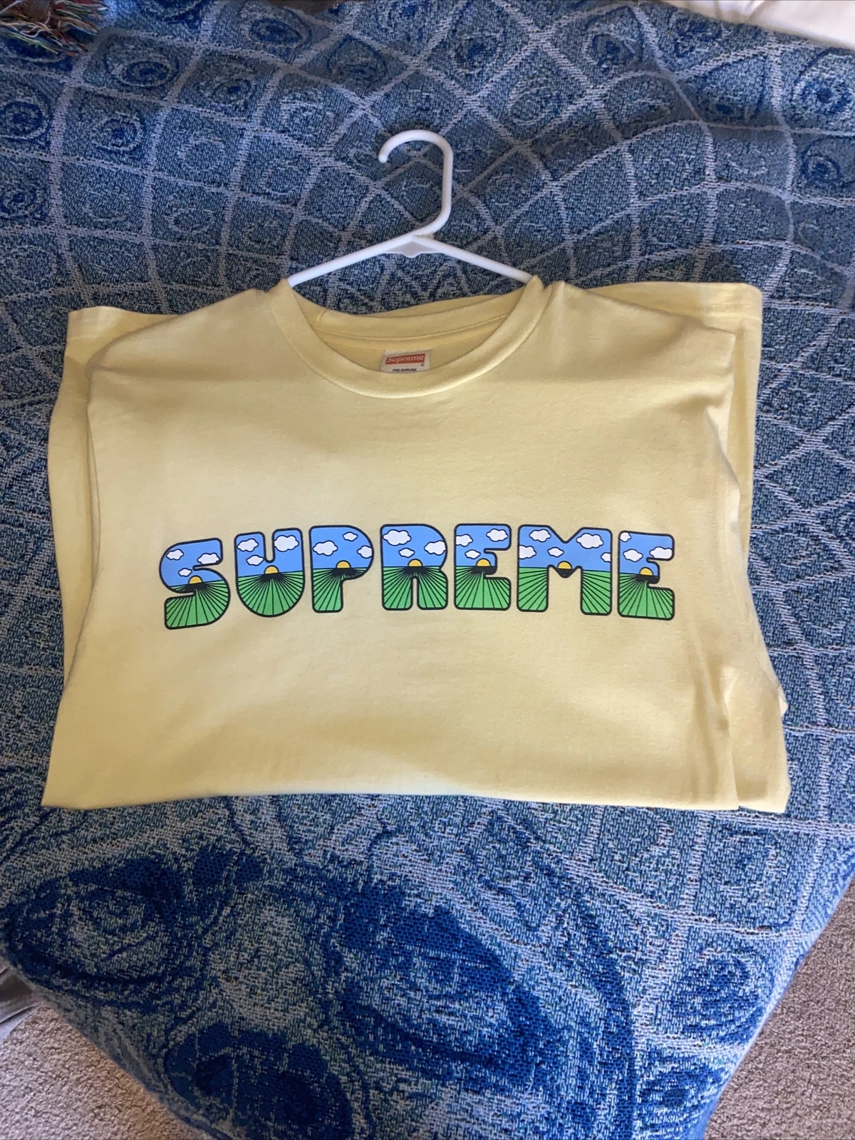 Tee shirt Supreme « THIS IS THE SH*T » Cloud.