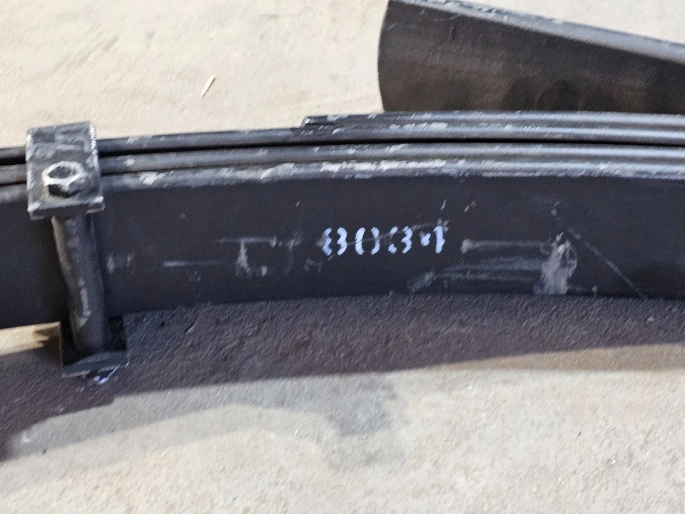 Resorte de hoja trasero Rough Country elevación de 4" para camioneta Dodge W100 70-89/W200 70-80 Foto 4 de 4