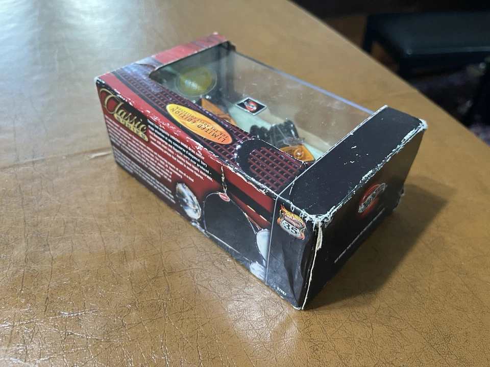 100% Hot Wheels 1:64 Classic Bodies Duesenberg & Bugatti 2 Car Set NEW in BOX - Image 3 of 4