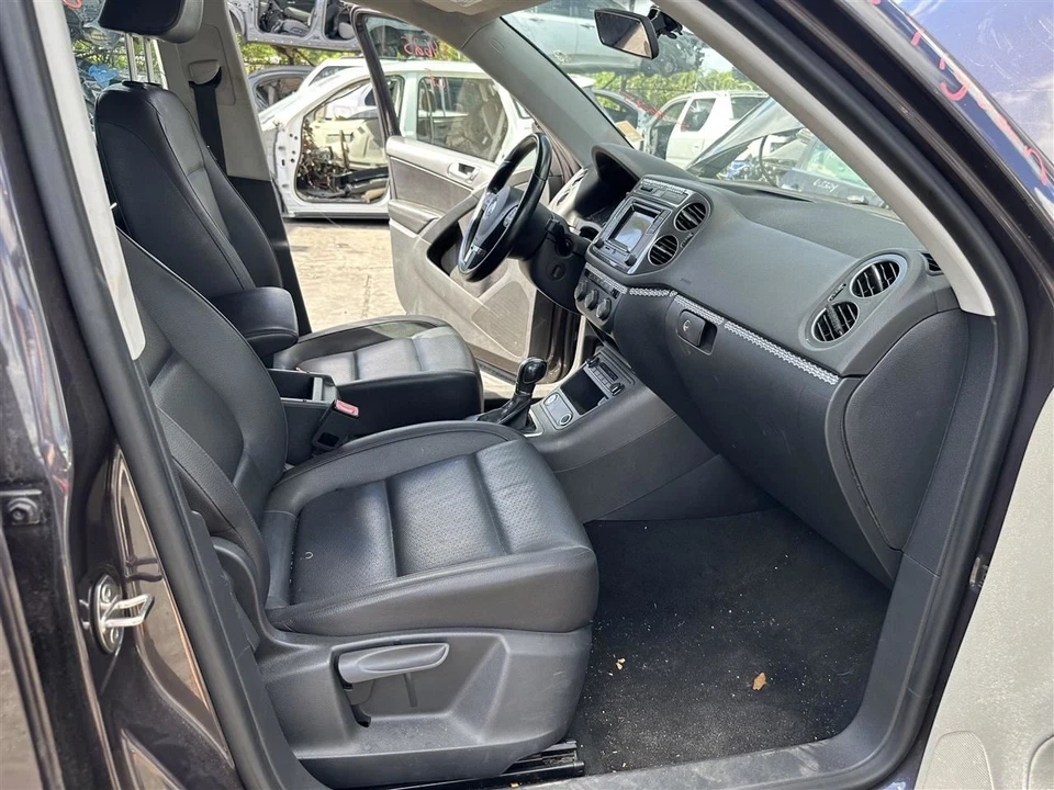 Passenger Front Seat Leatherette V-tex Manual Fits 09-17 TIGUAN 1350036 - Image 3 of 4