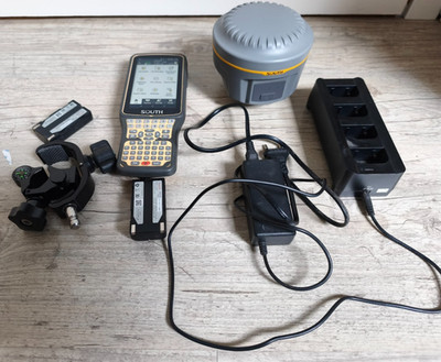 SOUTH GNSS RTK G1 set, 2022 , 555 channels, Novatel 729 board, all satellites