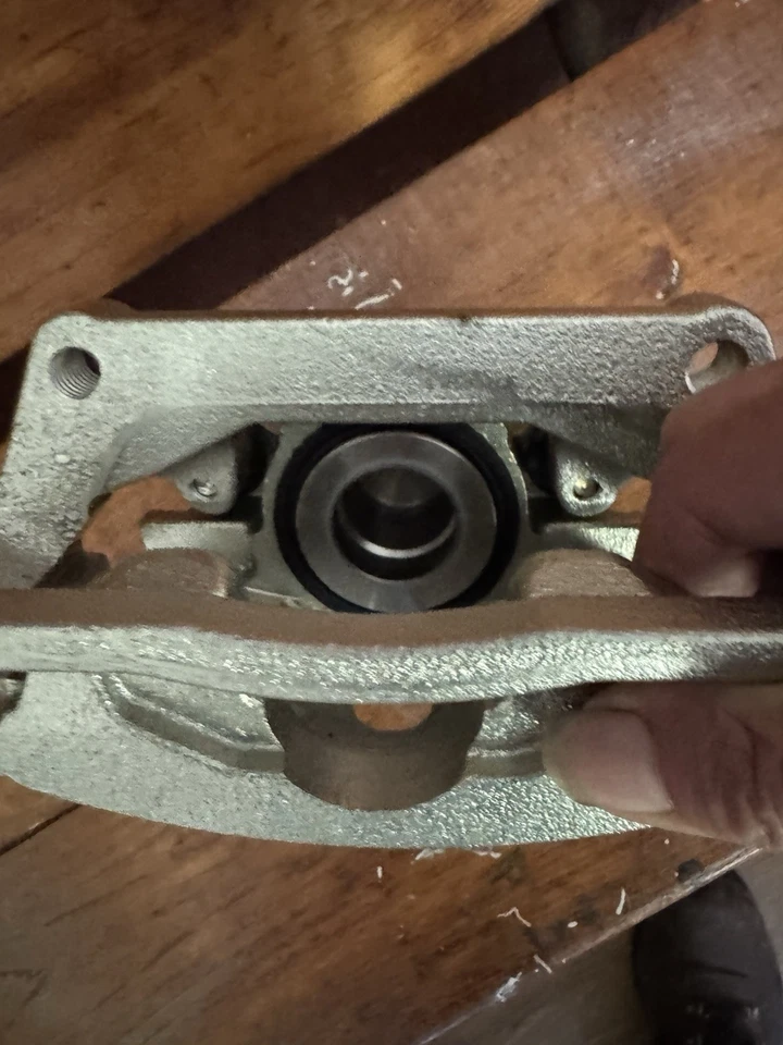 Pinza de freno de disco delantera izquierda productos Chrysler Foto 4 de 4