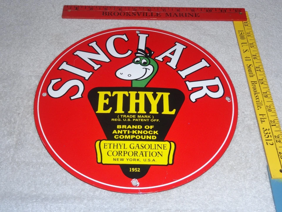 老式 1952 年 SINCLAIR ETHYL GASOLINE + DINOSAUR 11 3/4 英寸 PORCELAIN 金属油标志 — 第 2/4 张图片