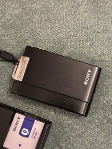 Sony Digital Camera Cyber-shot DSC T200 8.1MP Tested + Battery, Charger
