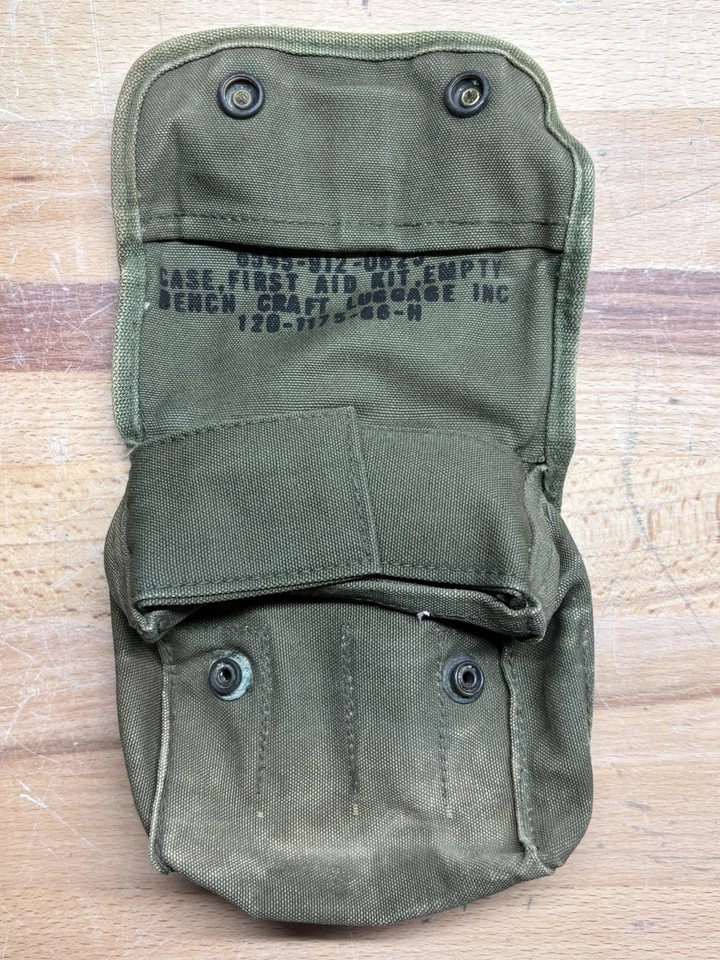 越南军队医疗丛林急救包袋 1966 年日期固定钩很好袋 B — 第 3/4 张图片