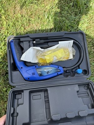 Mastercool 56200 UV/ Electronic Leak Detector  Raptor  Blue Light Refrigerant