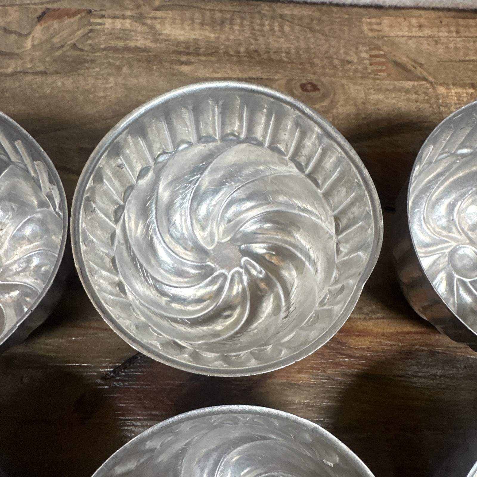 9 Vintage 1950s Aluminum Individual Swirl Jello Molds Baking Cooling Tins