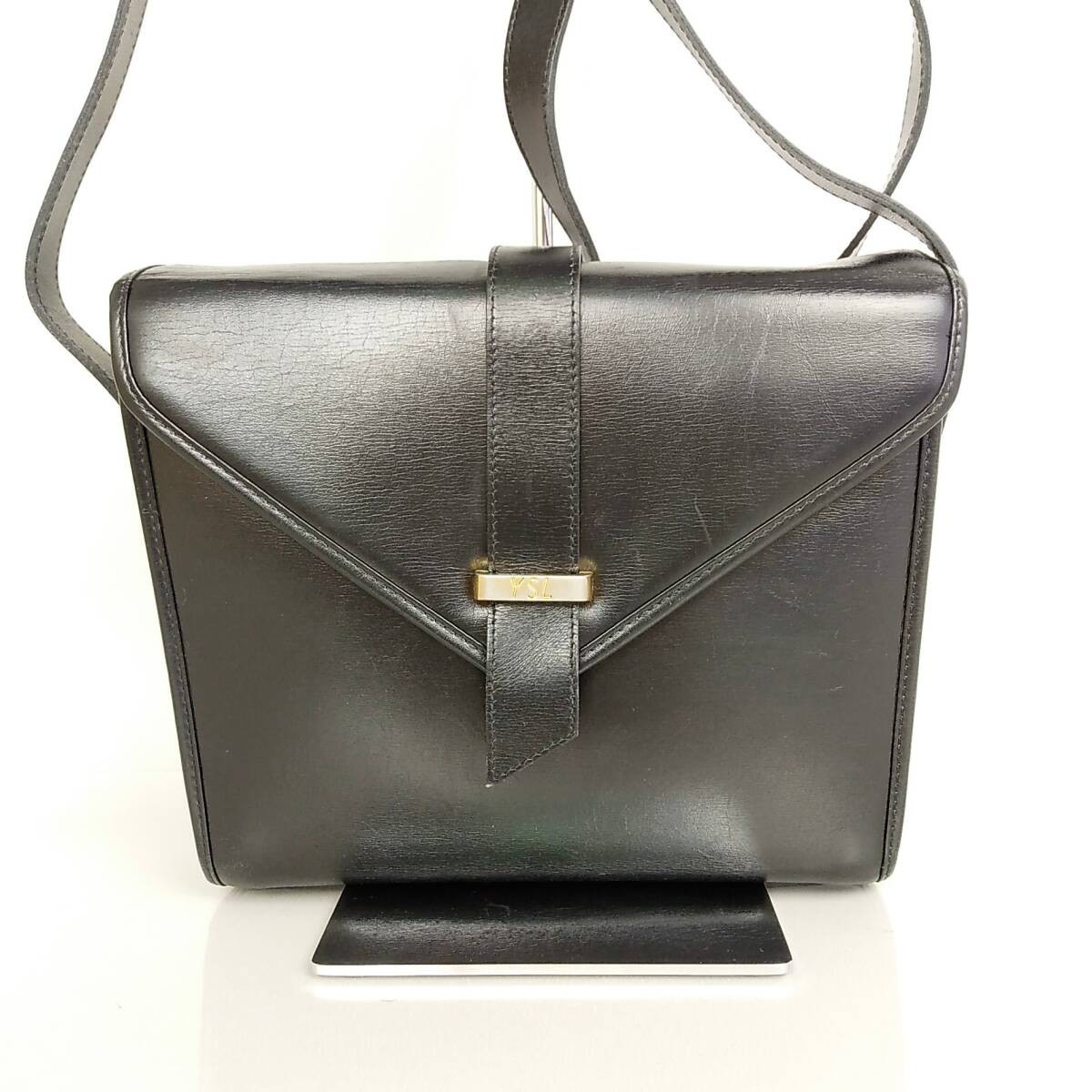 Borsa a tracolla Yves Saint Laurent in pelle nera 19x22 cm elegante usata