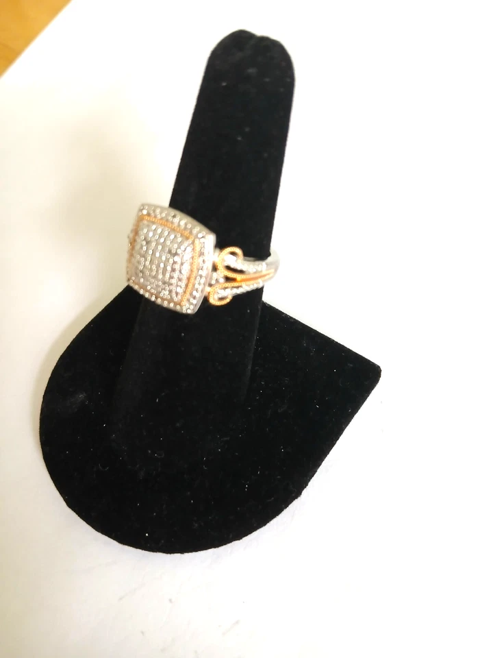 ANILLO Y PENDIENTES PLATEADOS CON DIAMANTES PAVÉ GENUINOS Foto 4 de 4