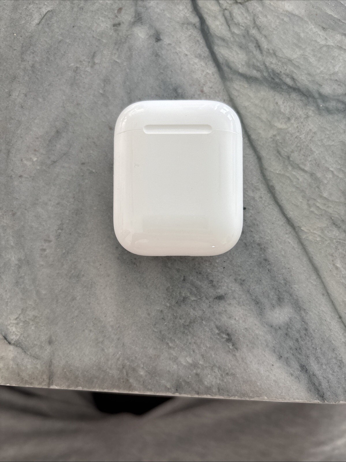 1st Gen Apple AirPods Wireless Earbuds with Charging Case-image