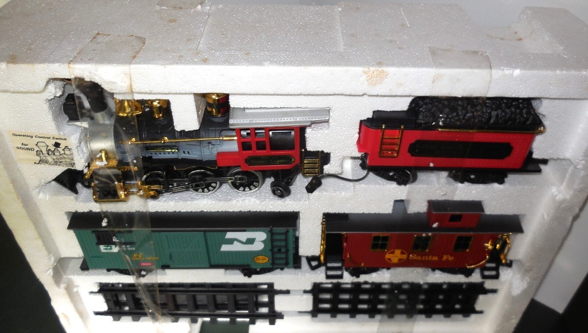 GREAT AMERICAN EXPRESS MOTORIZED BATTERY OPERATE WHISTLE RAILROAD 
