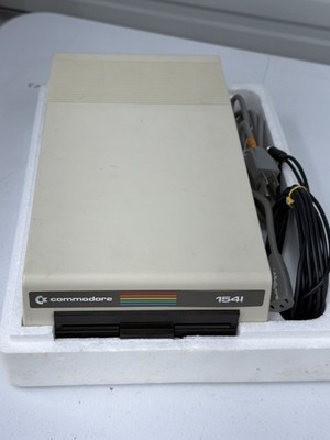 COMMODORE COMPUTER 1541 SINGLE FLOPPY DISK DRIVE IN ORIGINAL BOX UNTESTED