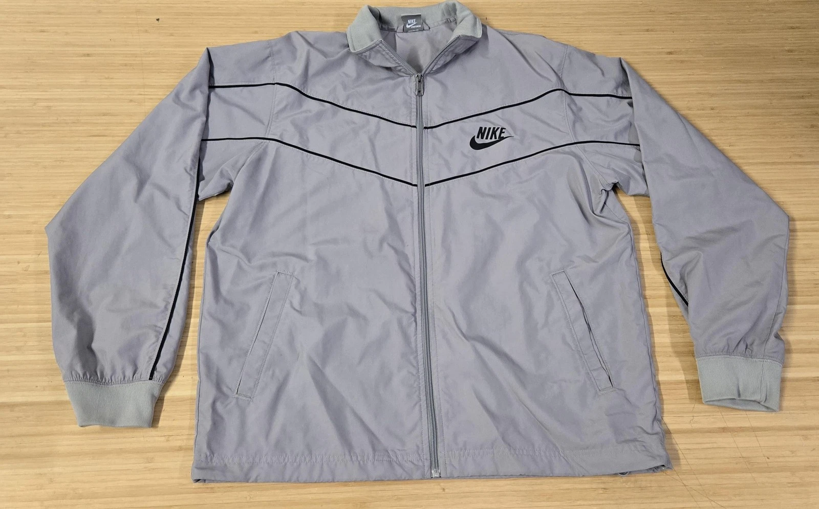 Nike Jacket Mens Large Gray Black Full Zip Windbreaker Sportswear Thailand