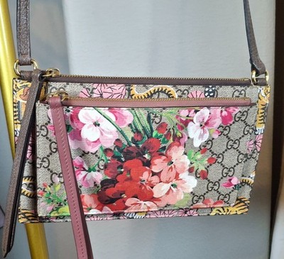 GUCCI Bengal Tiger & Flora GG Supreme 2-in-1 Crossbody Bag Clutch Pouch 452346