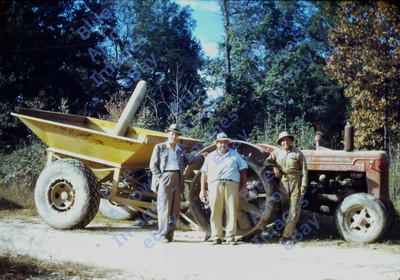 1950s 35mm Red Border Slide McCormick Deering WDR 9 Diesel Tractor Men #8081