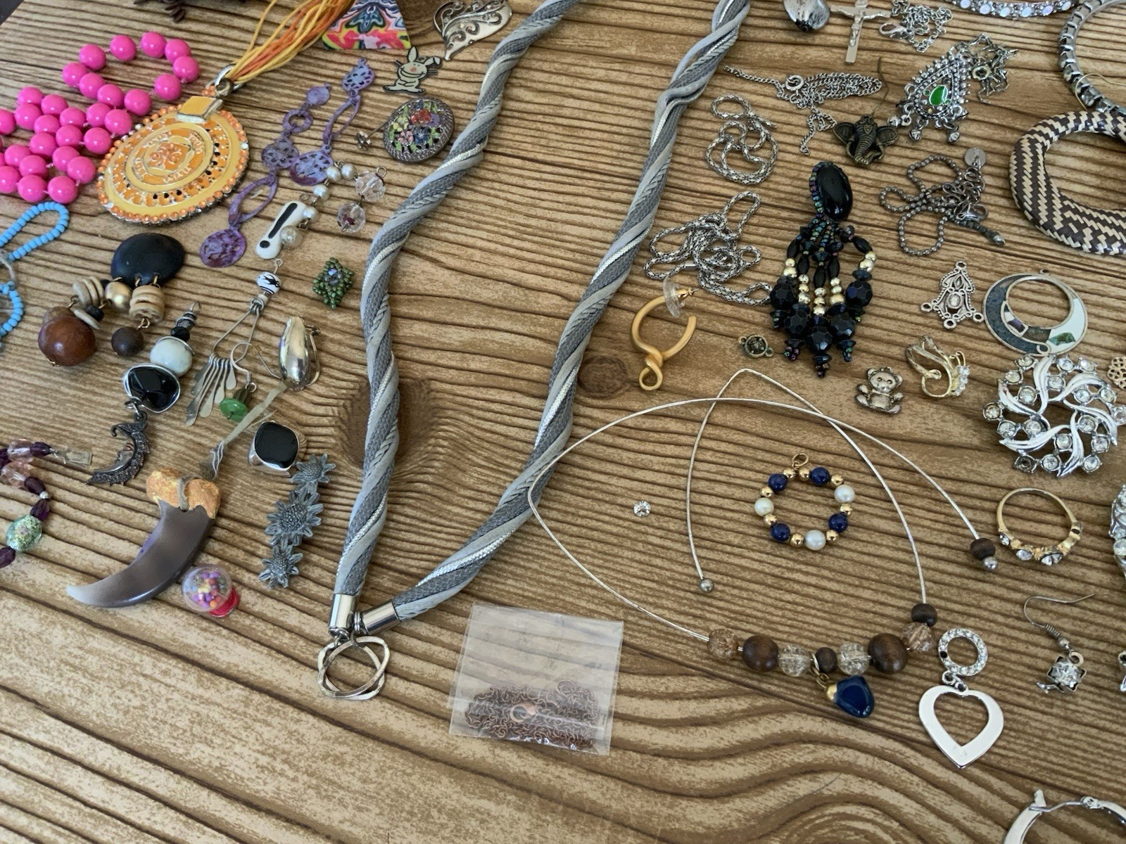 Miscellaneous/Broken/Mixed Materials Jewelry - Up… - image 8