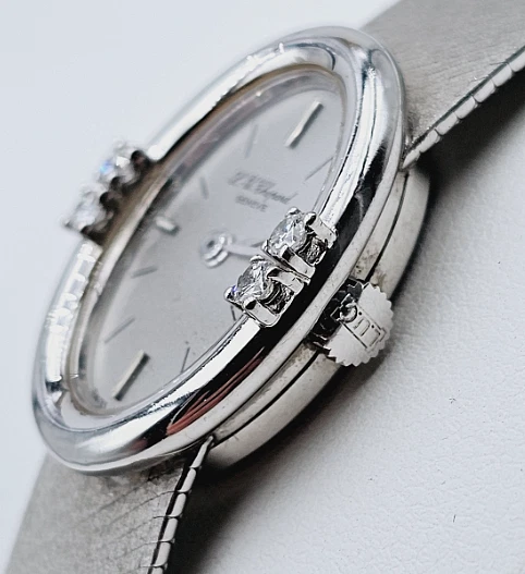 "CHOPARD L.U.C" - Damen-Uhr - 750er Weiß-Gold - 4 Brillanten - zusammen 0,20 ct. - Bild 3 von 4