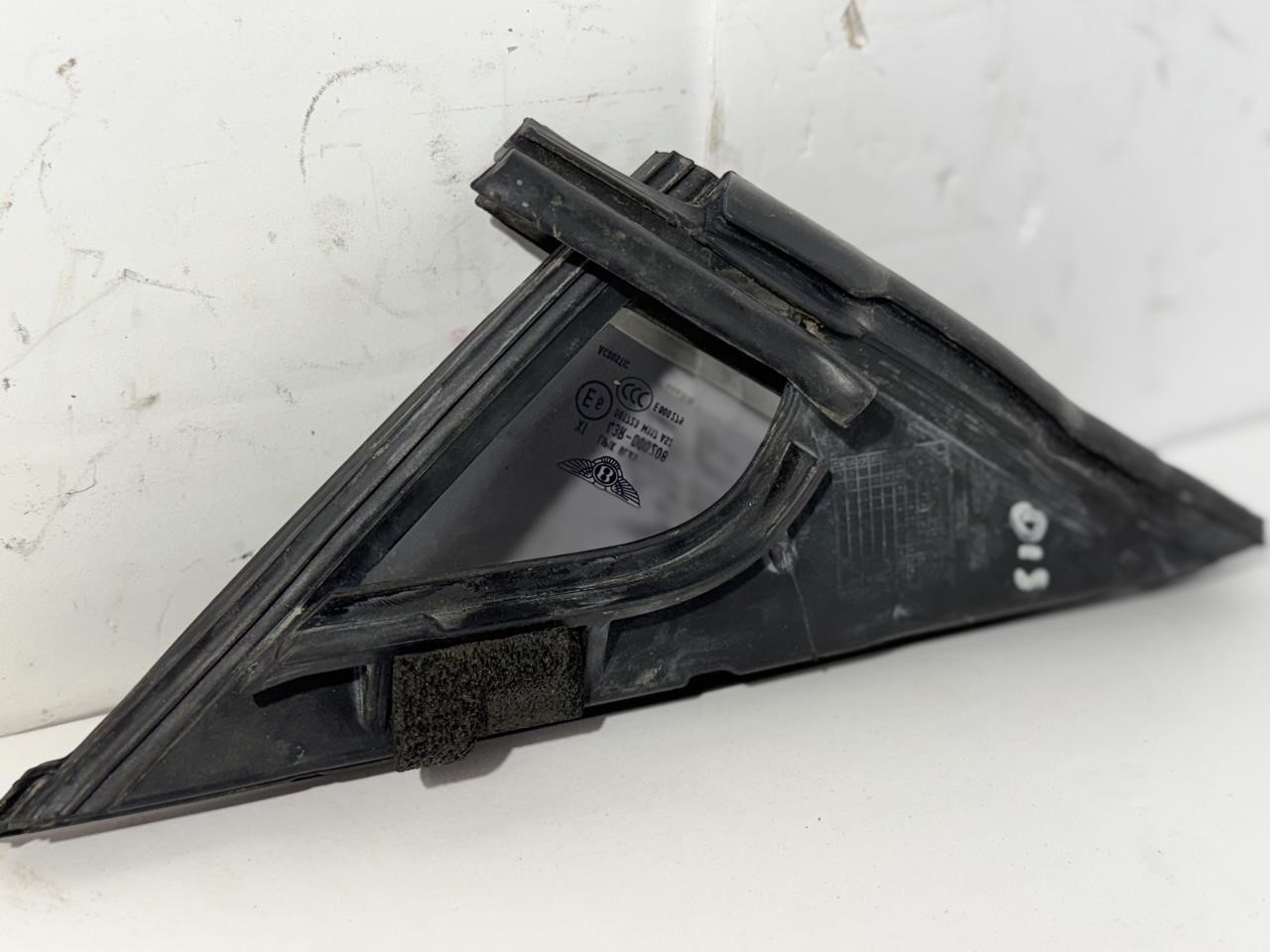 Front Right Sealed Vent Window Glass 3Y5845114E Bentley Mulsanne 10-20