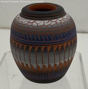Navajo White Blue Brown Patterned Clay Hand Painted Vase Collectible Native