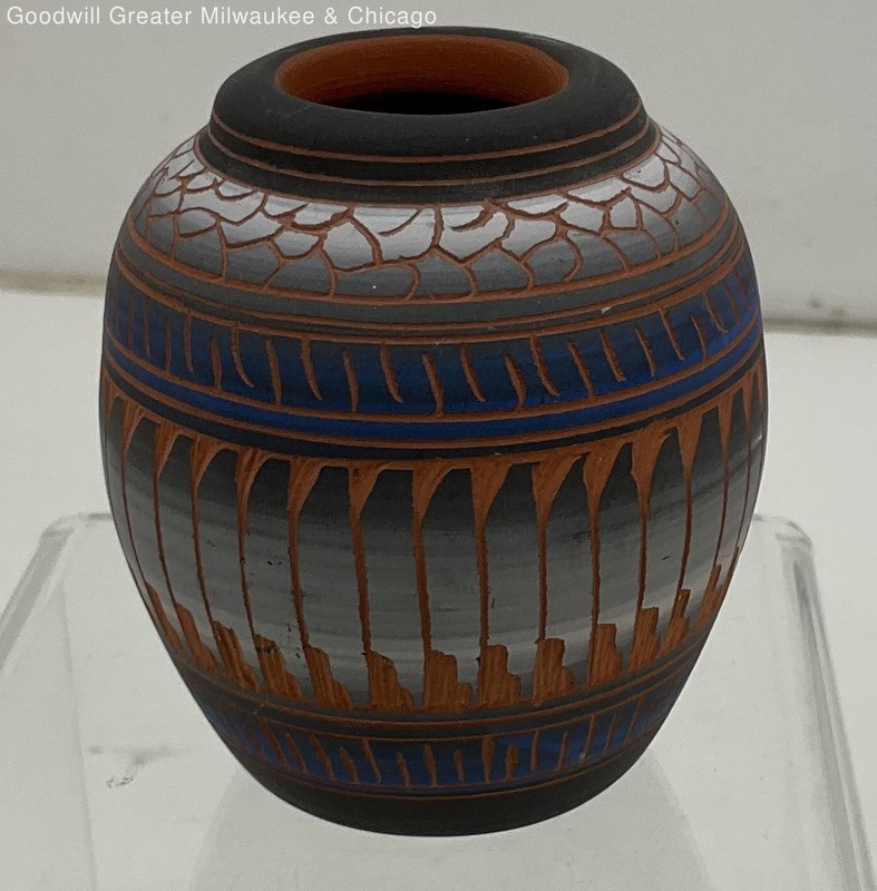 Navajo White Blue Brown Patterned Clay Hand Painted Vase Collectible Native