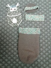 NWT Hand crocheted brown green beigr hat and diaper cover set infants.