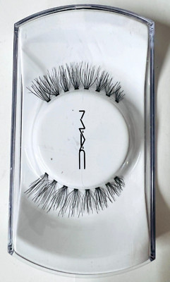 MAC False Lashes 81 Charmer lash  New