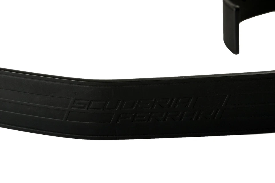Cinturón Scuderia Ferrari Hombre Cuero Reversible Hebilla Decorado US 42 IT 105 Foto 4 de 4