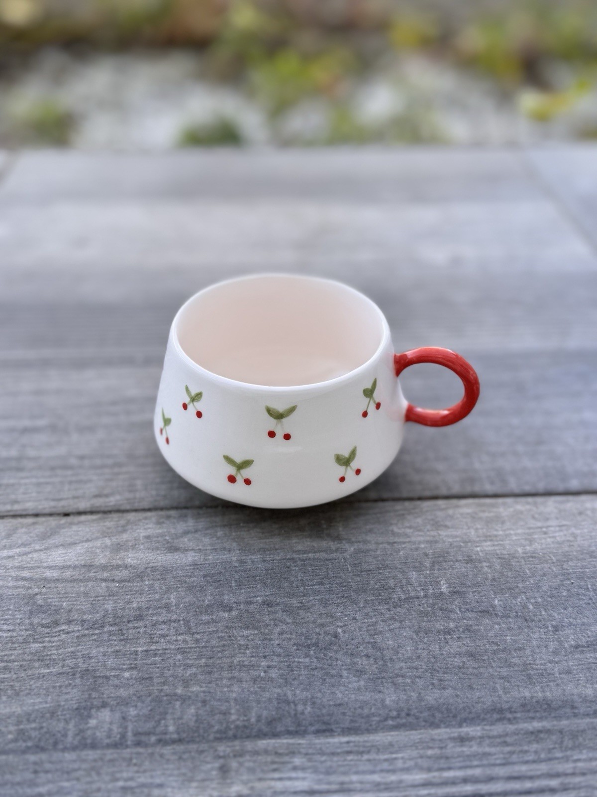 Tasse cerise céramique artisanale - Mug fait main design fruit pour cuisine