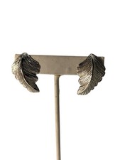 Vintage Silver Tone Light Weight Textured Feather Leaf Clip On Earrings