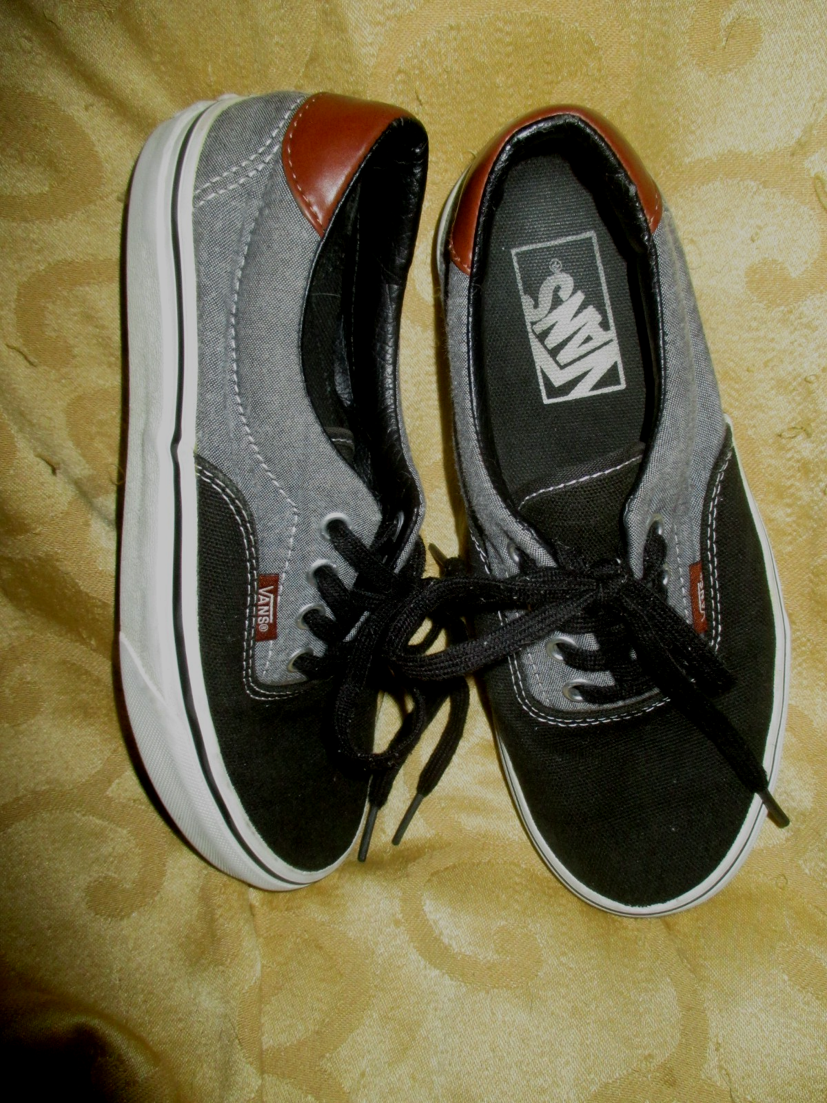 SAOLA Top basso in tela grigio e nero Vans taglia 4 5 ragazzo