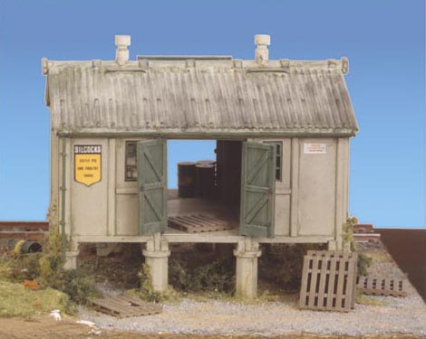 Ratio 513 Provender (Goods) Store Plastic Kit OO Gauge