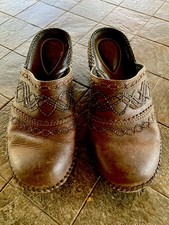 Clarks Artisan 10M Mules Brown Distressed Stitched Design Leather Wedge Clogs