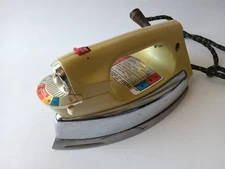 1950s-1970s Proctor-Silex Starflite 13202 Steam Dry Iron Yellow Avocado MCM