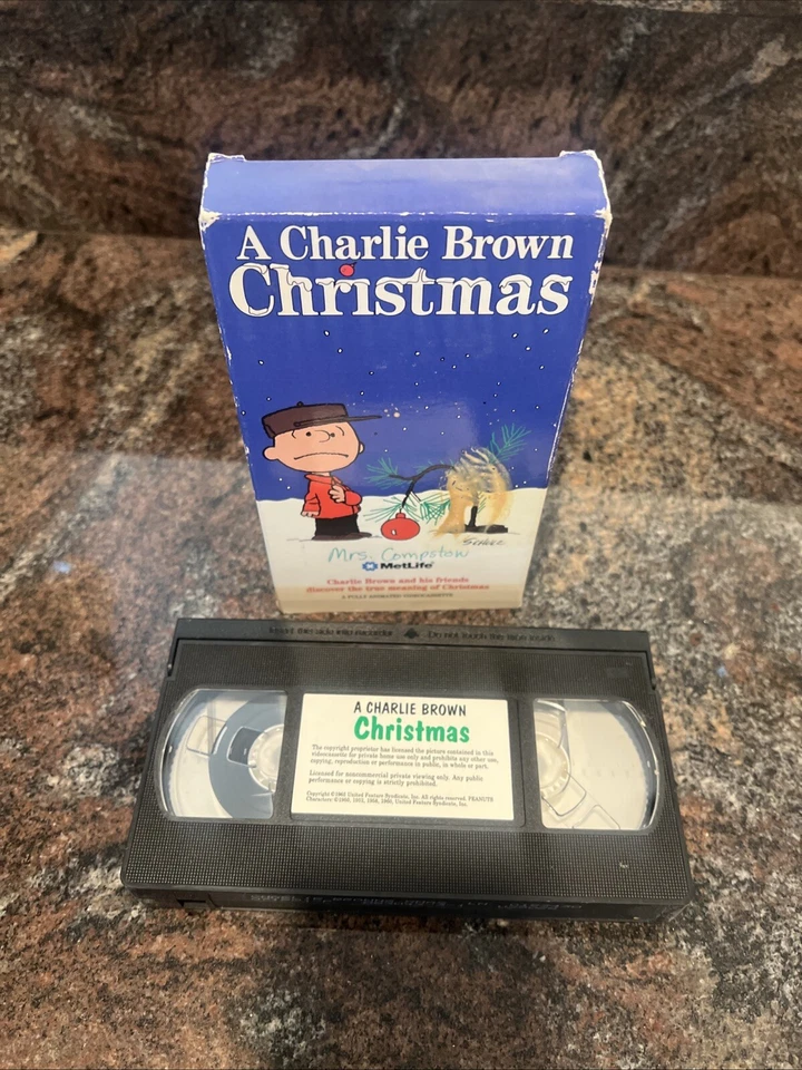Christmas Classics 7 VHS LOT Frosty Charlie Brown Snowden Charlottes Web Stuart Foto 4 de 4