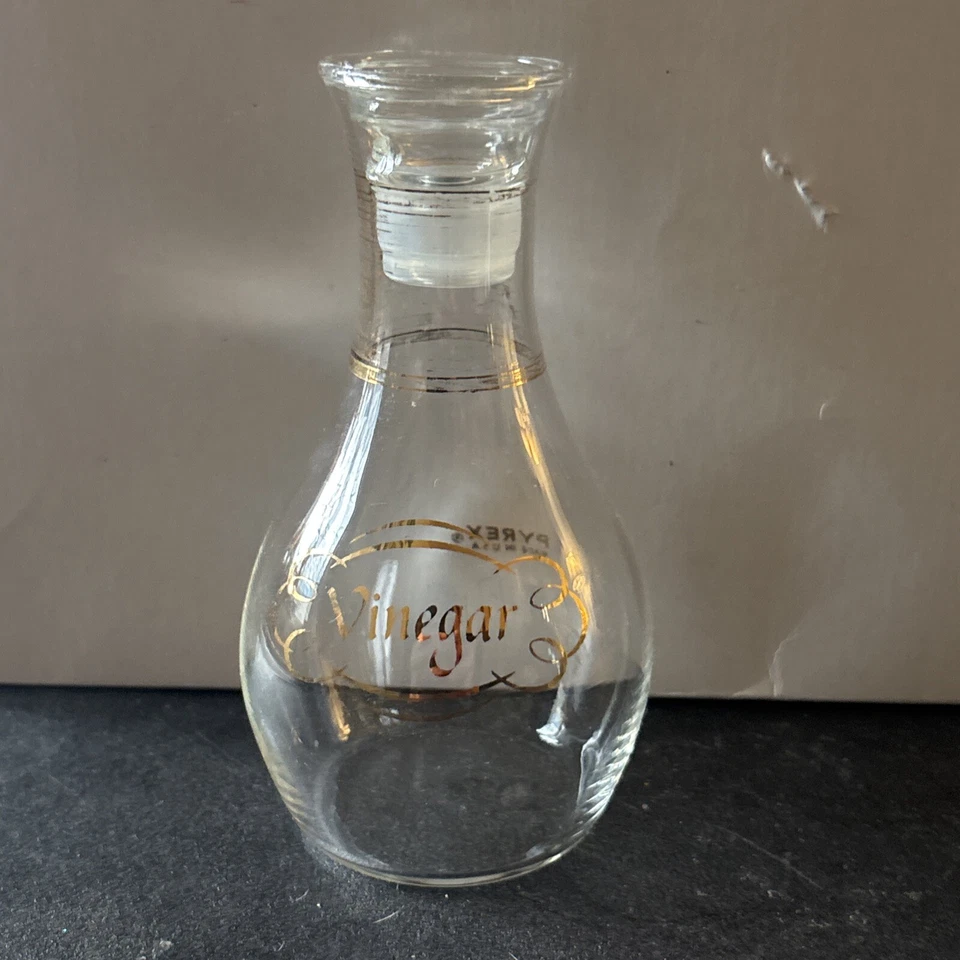 Juego de jarra de aceite y vinagre Pyrex vintage con bandas doradas un tapón no correcto Foto 3 de 4