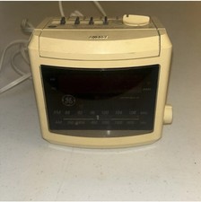 General Electric GE Alarm Clock Vintage AM/FM Radio Model No 7-4606WHB