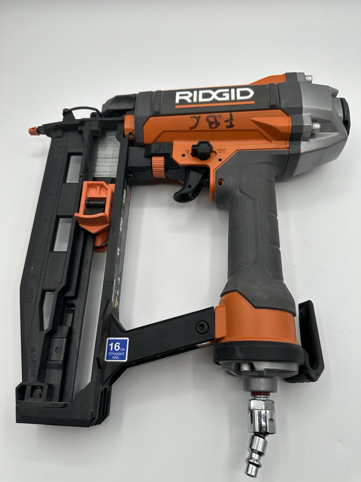 RIDGID AT161000 16-Gauge 2-1/2" Pneumatic Straight Finish Nailer Used-Sold As Is