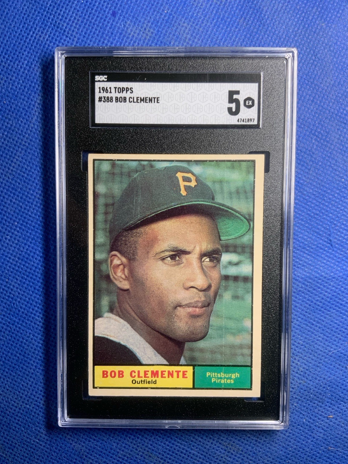 1961 Topps # 388 - ROBERTO CLEMENTE - GRADED - SGC 5 - EX