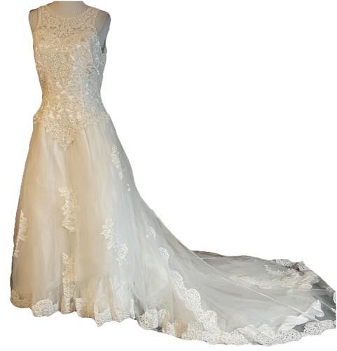 St. Tropez Wedding Gown 12 White Embroidered Floral Lace Beaded 46” Train + Veil