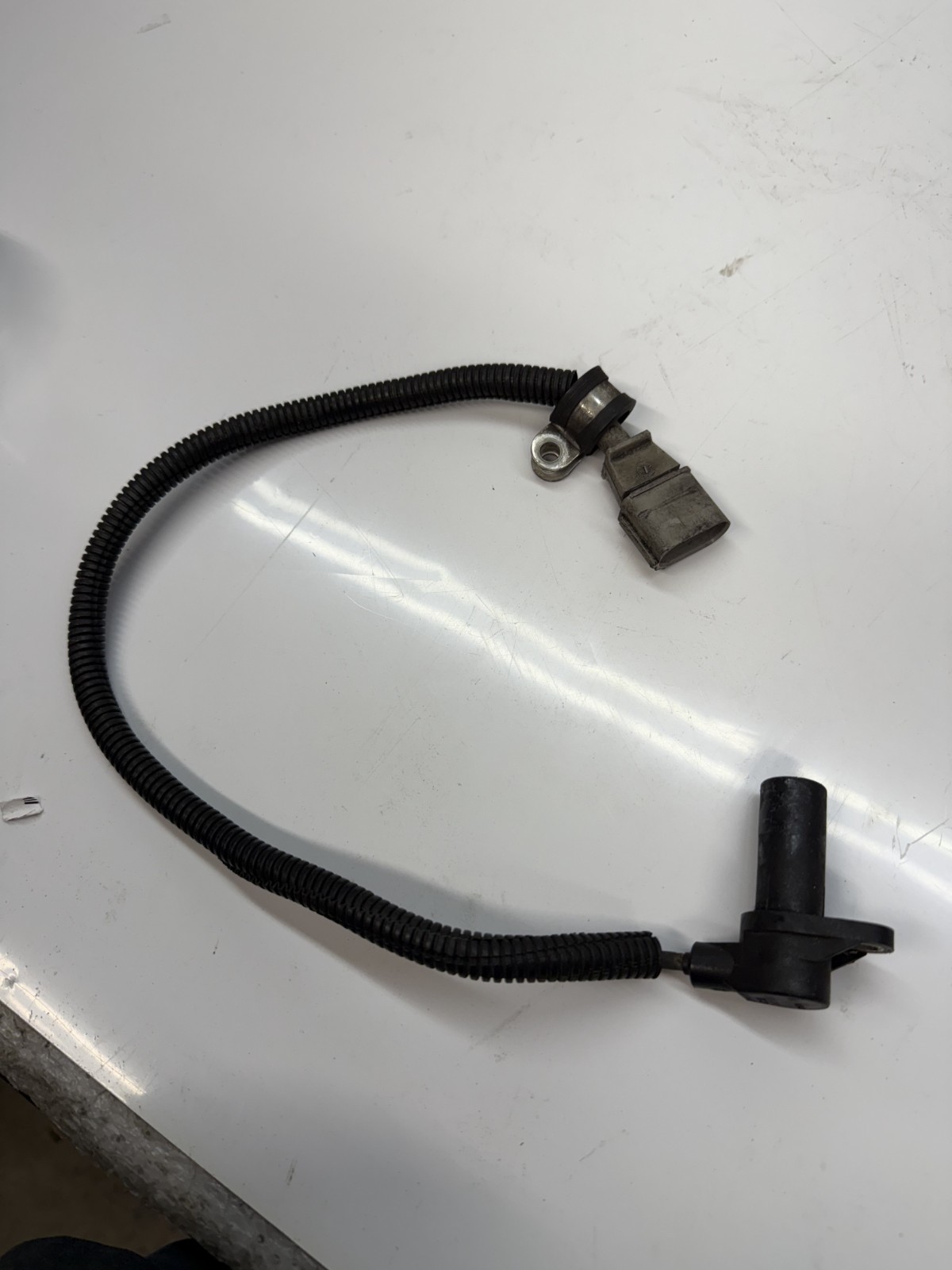 LAMBORGHINI CRANK ANGLE POSITION SENSOR 026121023678523 OEM