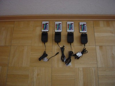 4 X Netzgerät 12 Volt 1500 mA 12W mit 4 x FB für 90 LED X 0,16 W