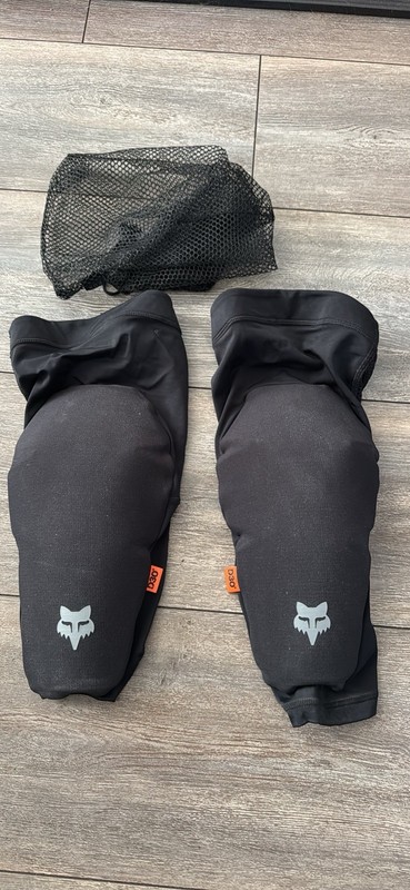 Fox Racing Enduro Knee Sleeves New D30 MTB Mountain Bike Protection Pads Guards