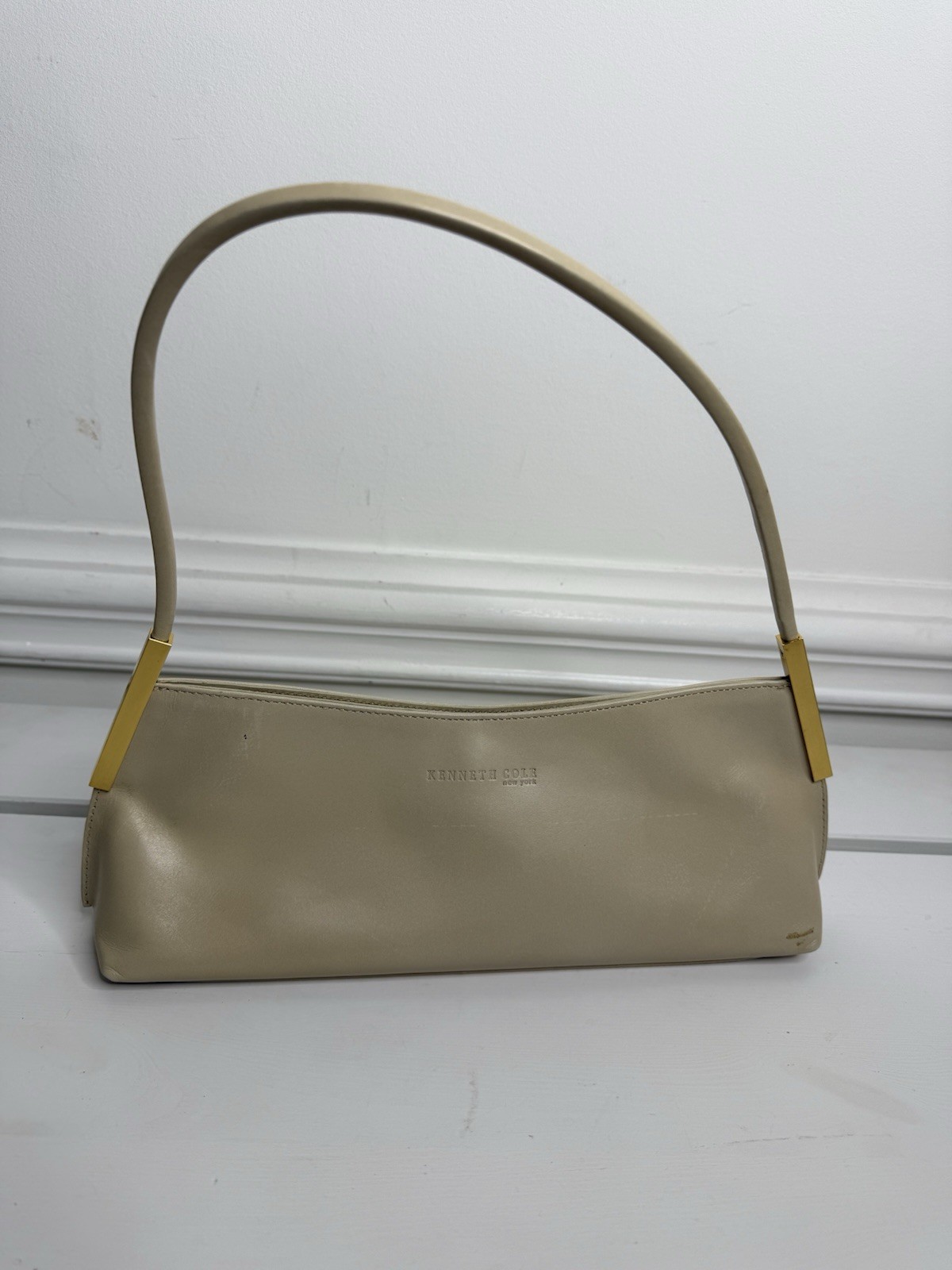 Kenneth Cole New York Beige Leather Baguette Shoulder Bag Y2K Minimalist Purse