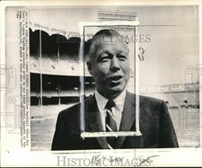 1966 Press Photo New Yankees General Manager Lee MacPhail Touring Yankee Stadium