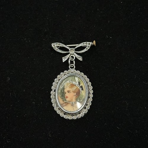 1920's Antique Miniature Hand Painted Portrait Trombone Clasp Pin Brooch - Picture 15 of 24