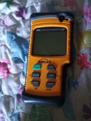 UEI DT302 Digital Temperature Logger Thermometer Apollo 2 With Protective Case