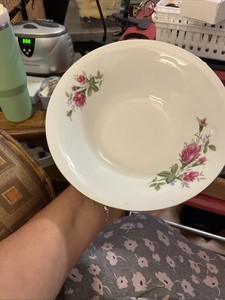 8inch Breakfast/Soup Bowl Fine Liling China. Manufactured Approx 1980’s